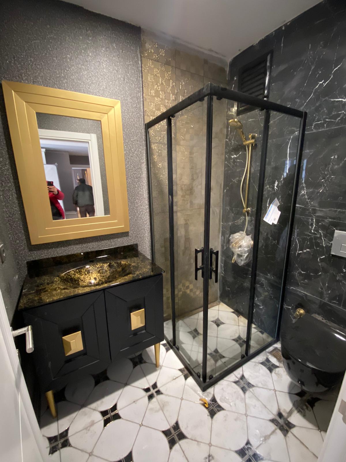 Ahşap Çerçeveli Büyük Ayna Banyo