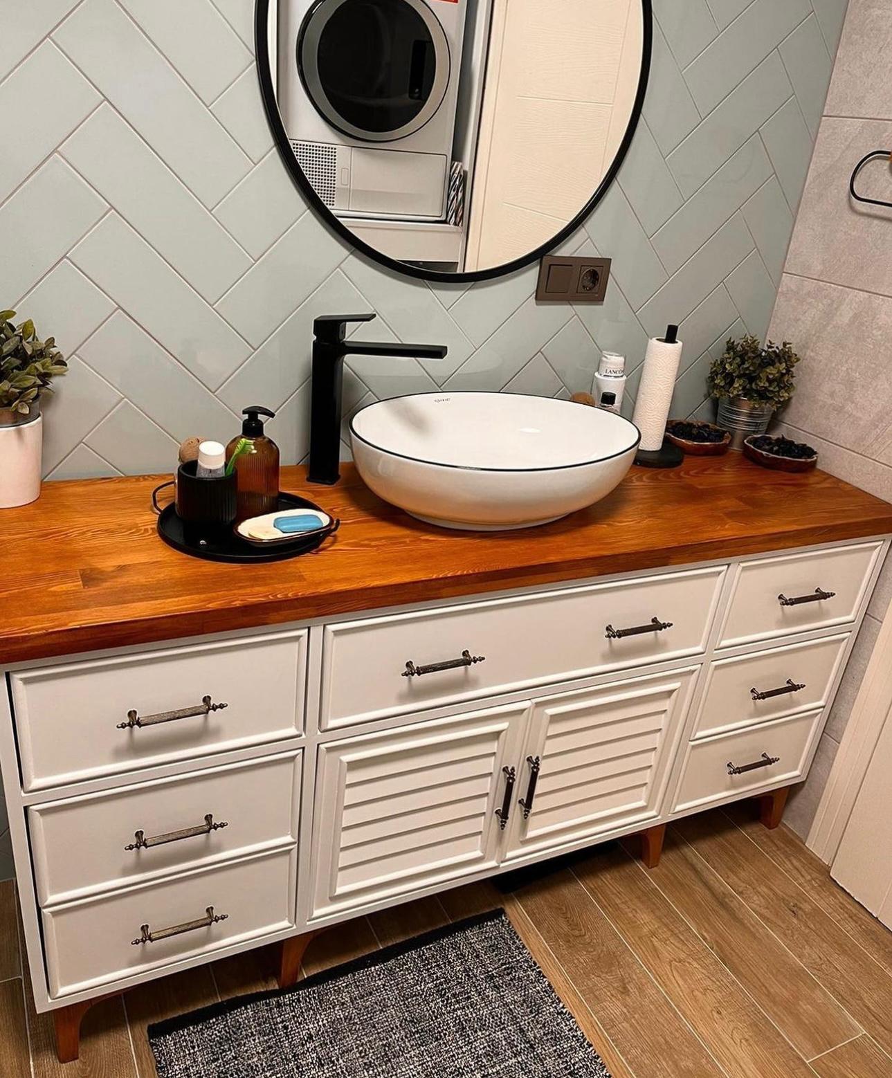 Ahşap Çerçeveli Büyük Ayna Banyo