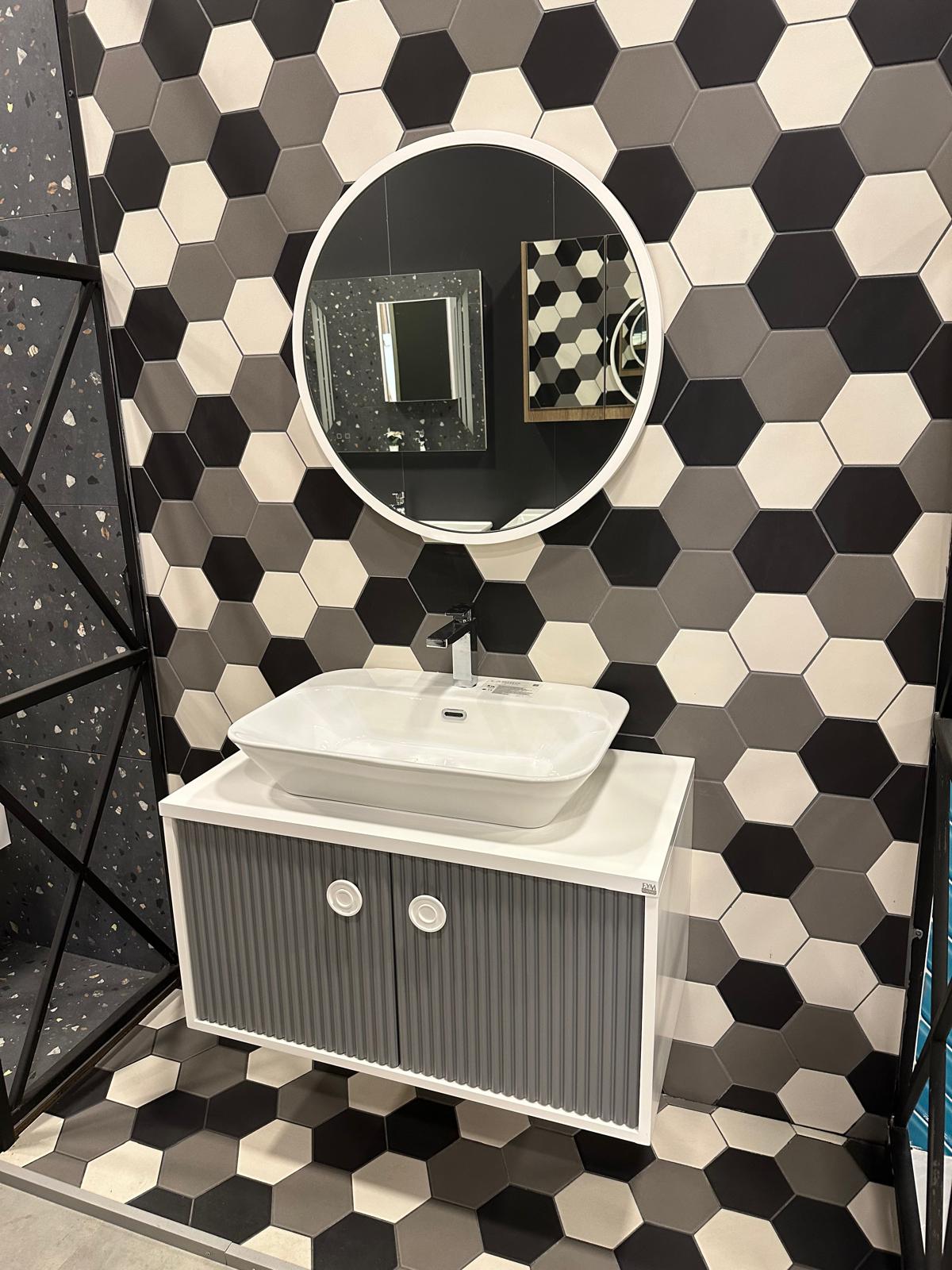 Ahşap Çerçeveli Büyük Ayna Banyo