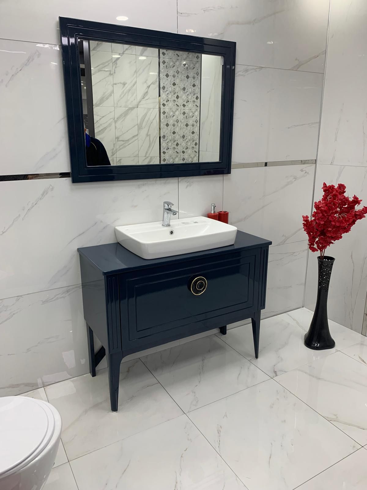 Parlak Lacivert Banyo Dolabı