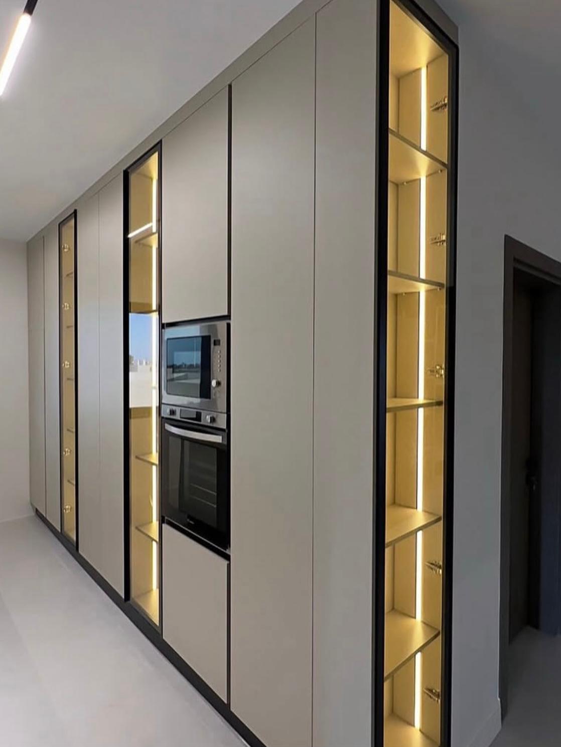 Lüks Işıklı Kapaklı Depolama Duvarı