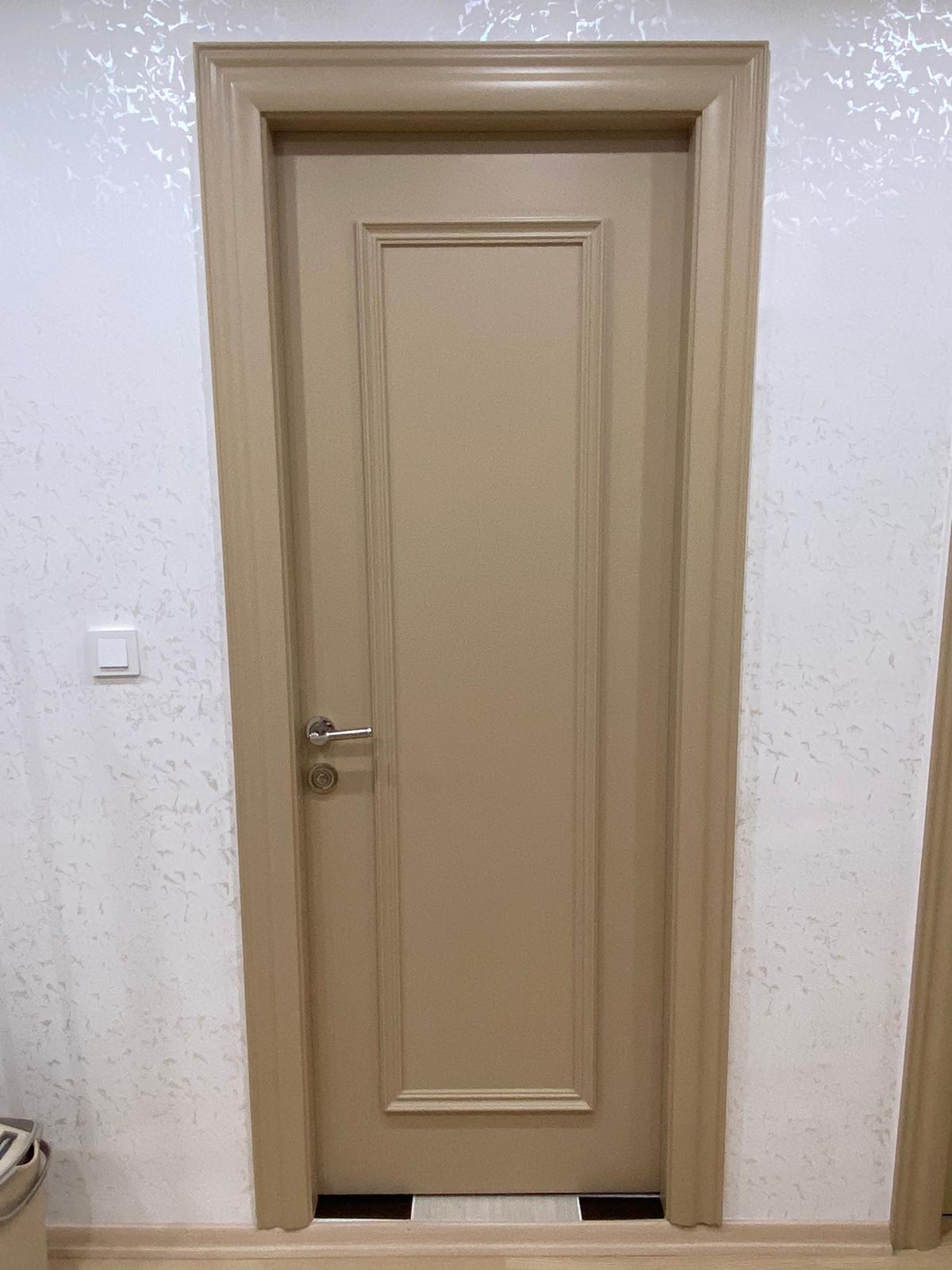 Modern Beyaz Kapı Siyah Kol