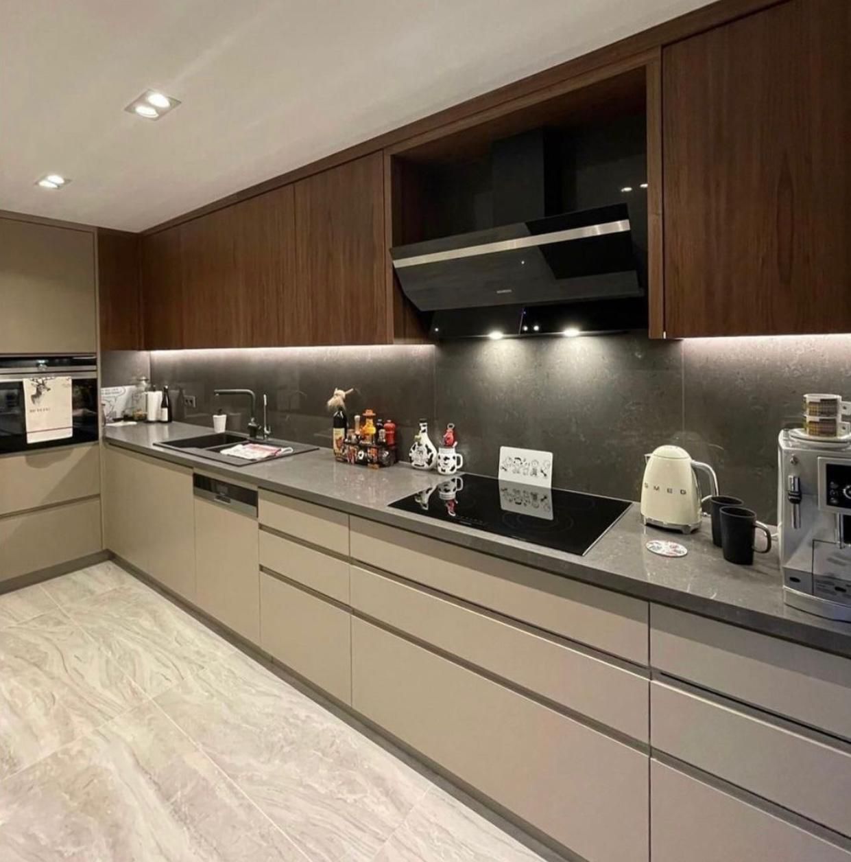 Metalik Gri Kulplu Modern Mutfak