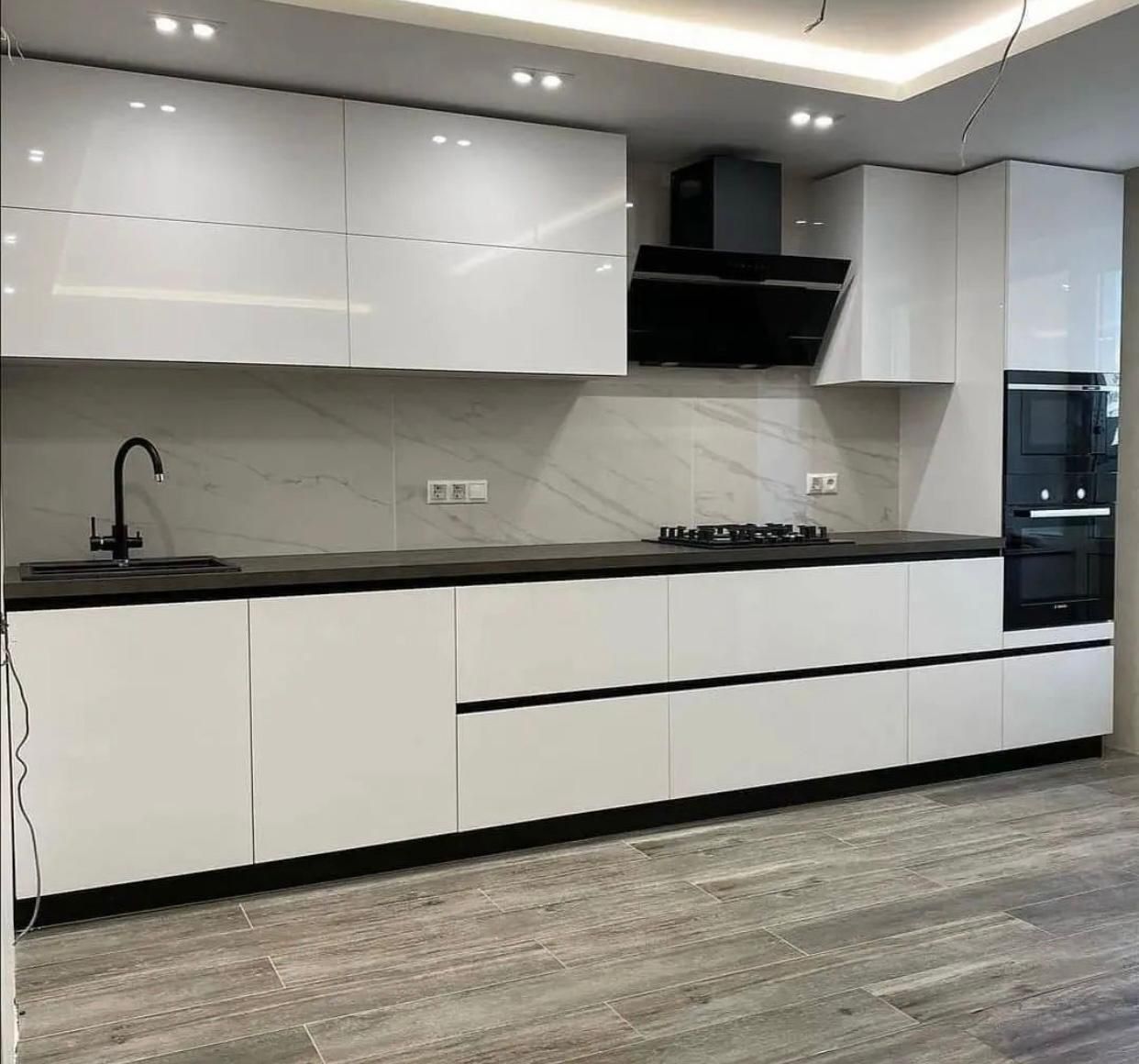 Siyah Beyaz Minimal Mutfak