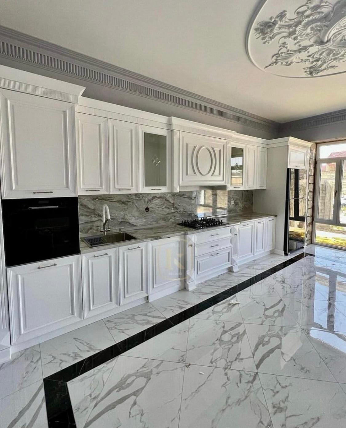 Ahşap ve Gri Modern Mutfak