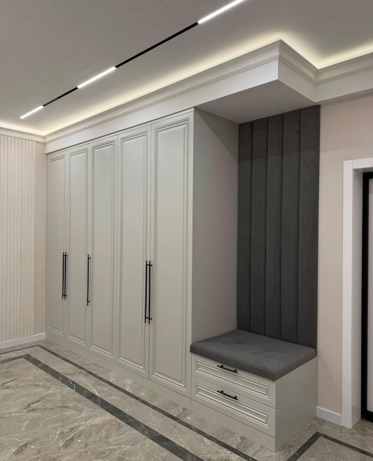 Oturma Banklı Ahşap Portmanto